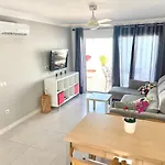 Апартаменти Guayres - *